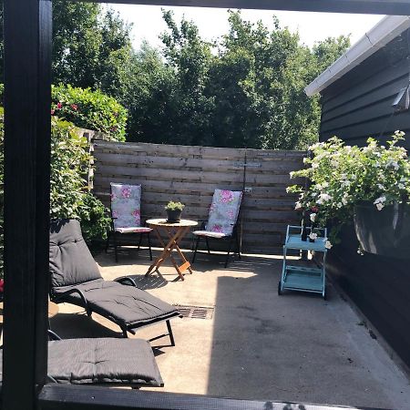La Vie En Rose Zierikzee Acomodação com café da manhã Exterior foto